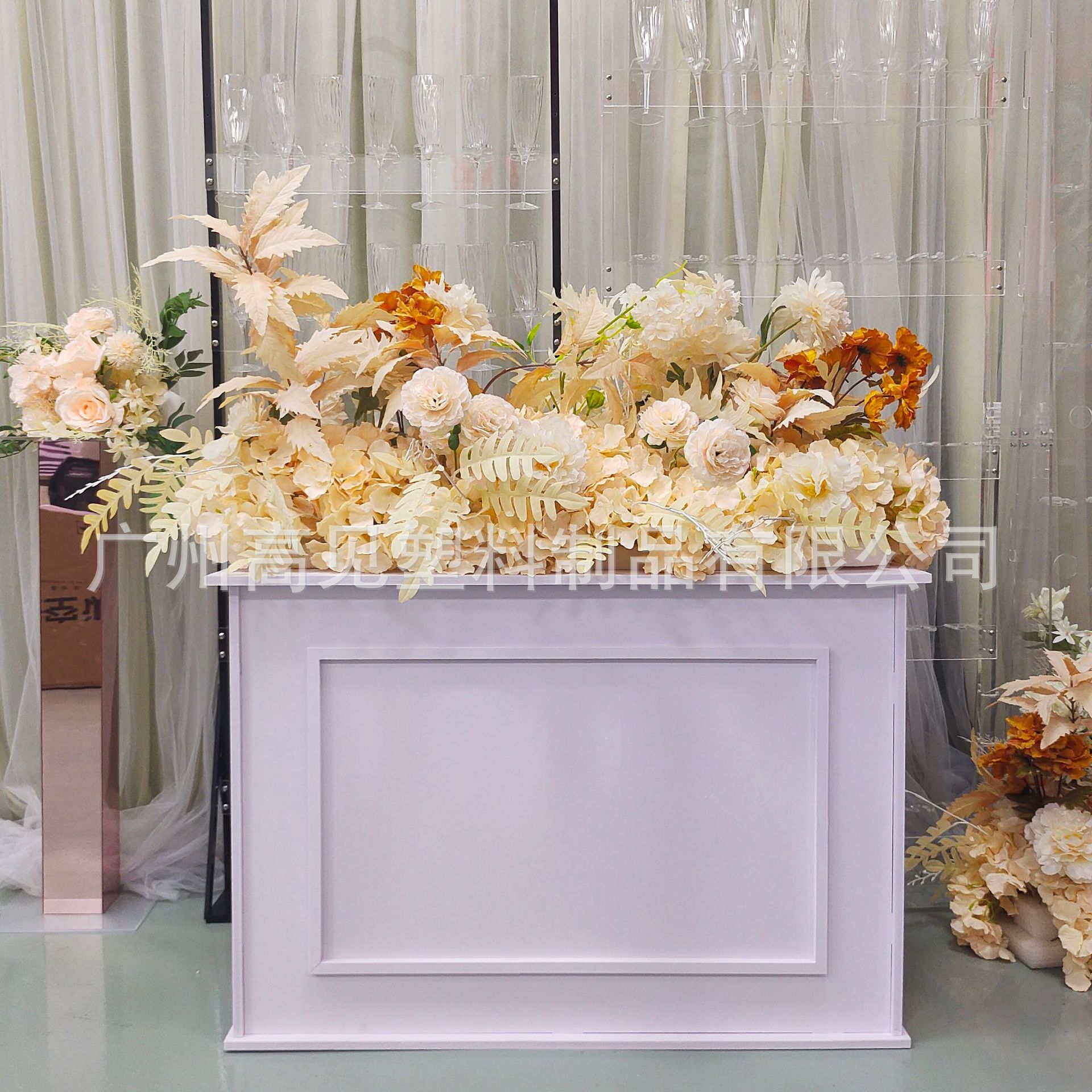 Supply Wedding Venue - Romen sütunlu düğün mekanı düzeni, yol